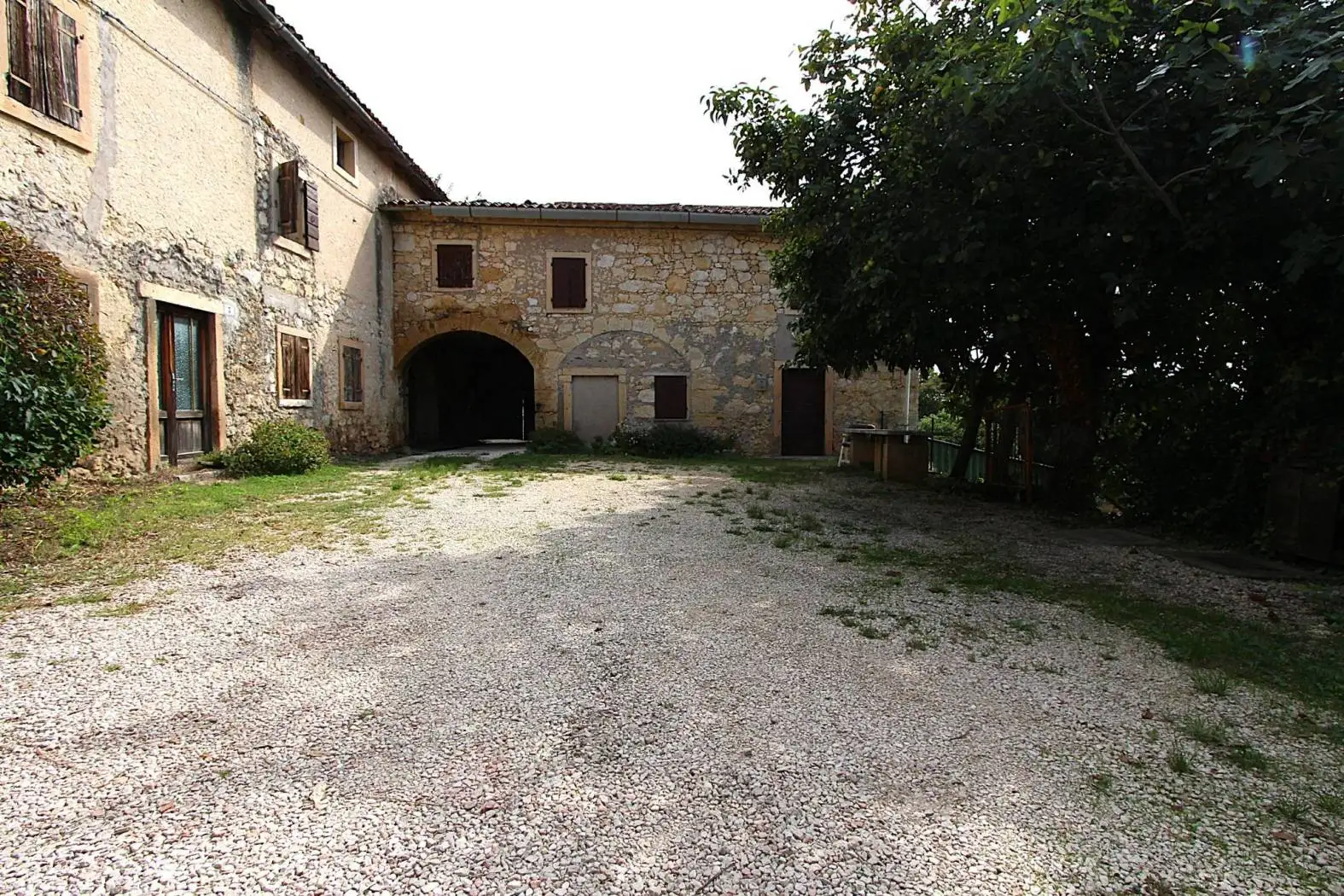 Rustico - Casale in vendita a Verona