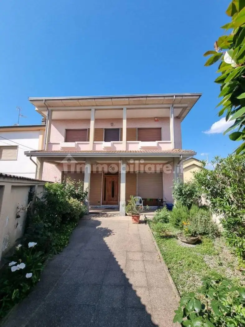 Villa in vendita a Villata