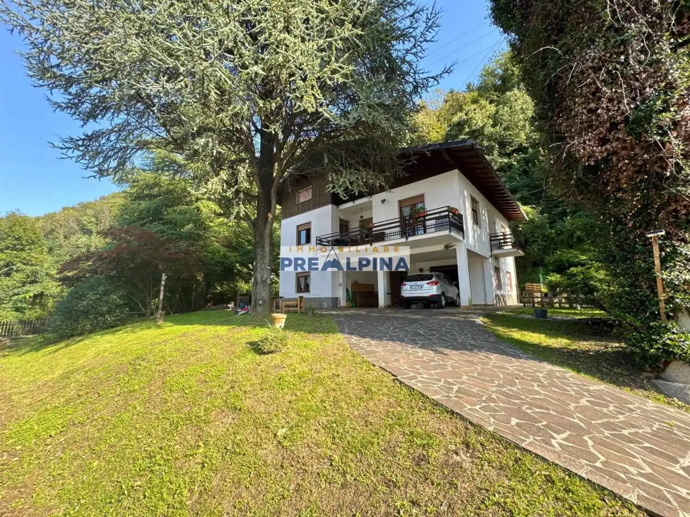 Villa in vendita a Cene