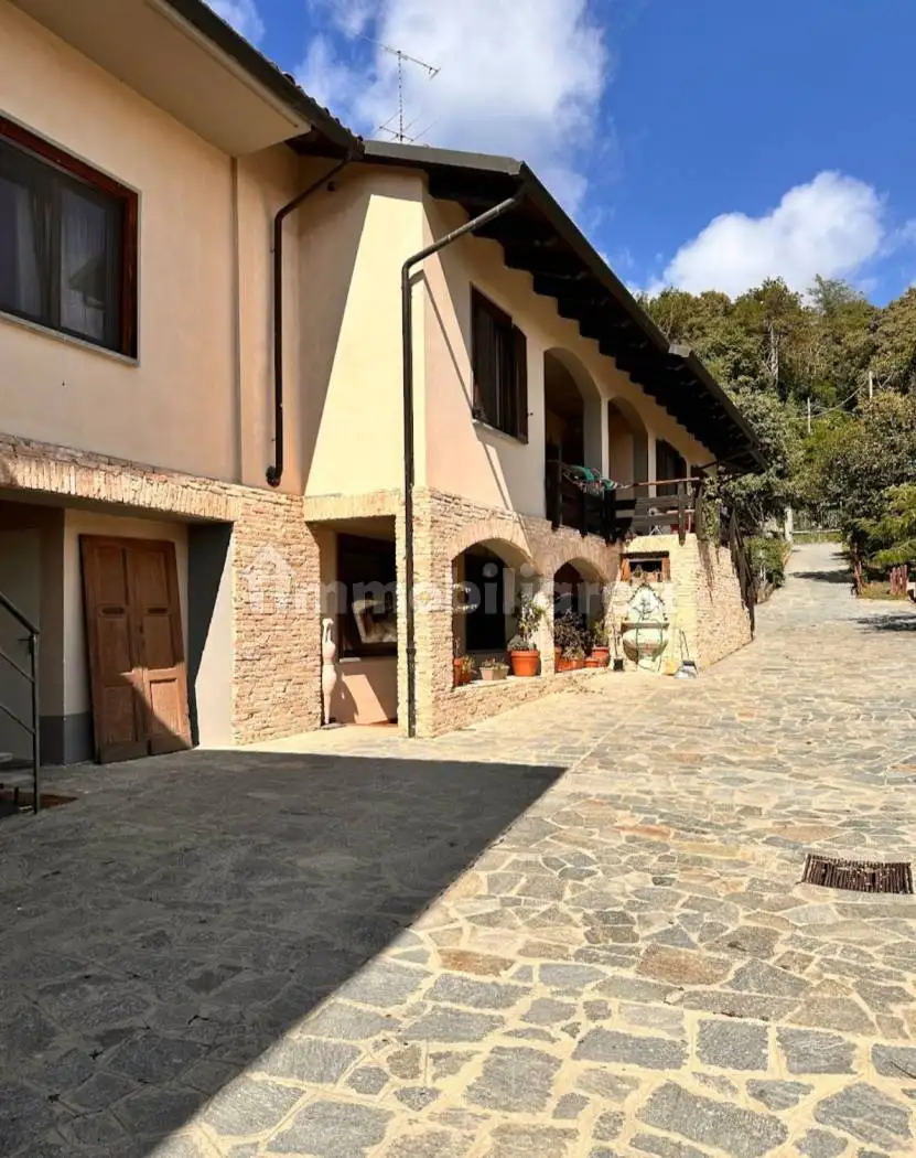 Villa unifamiliare, ottimo stato, 1031 m², Brozolo - foto 2