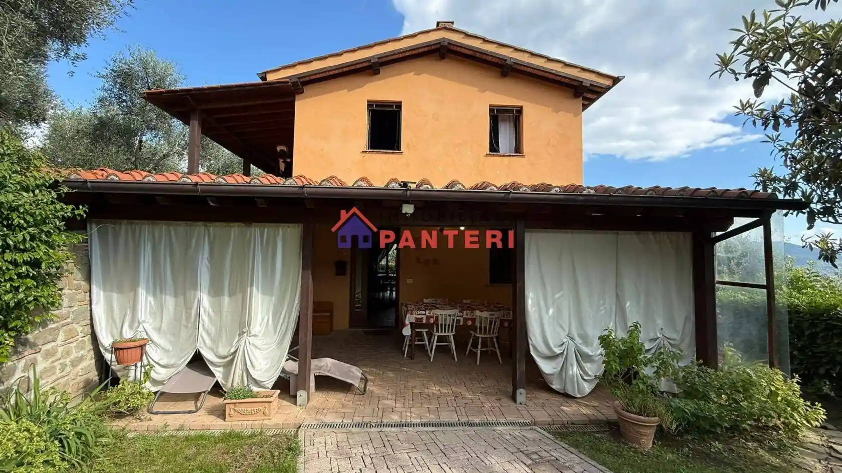 Rustico - Casale in vendita a Pescia