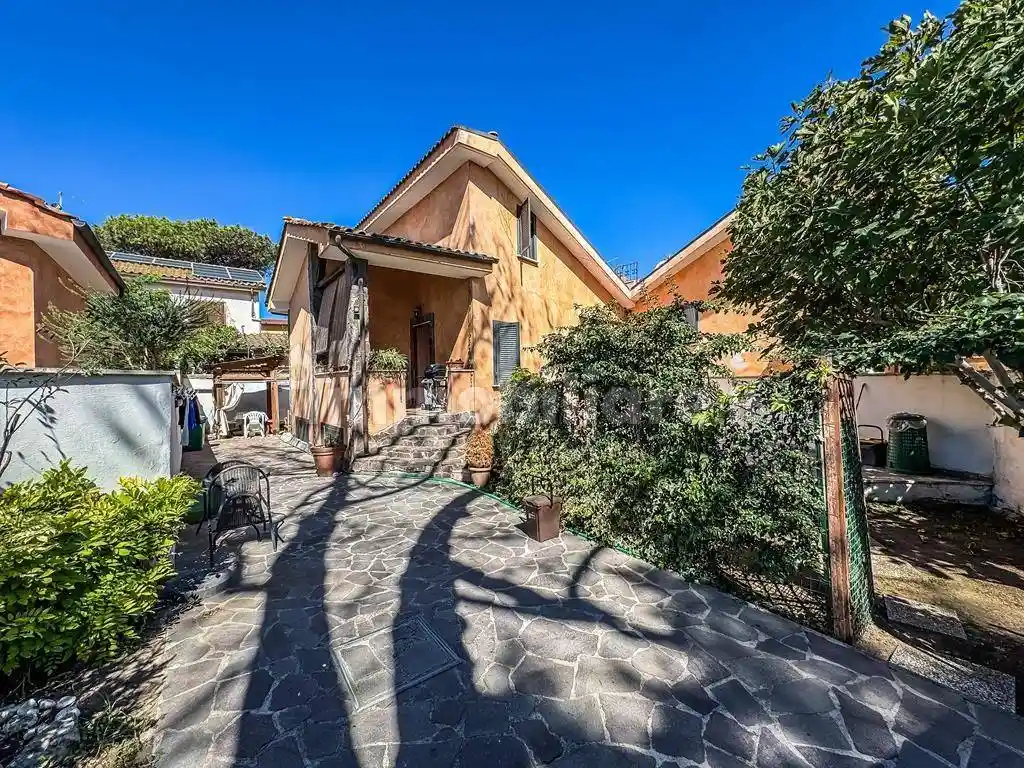 Villa in vendita a Fiumicino