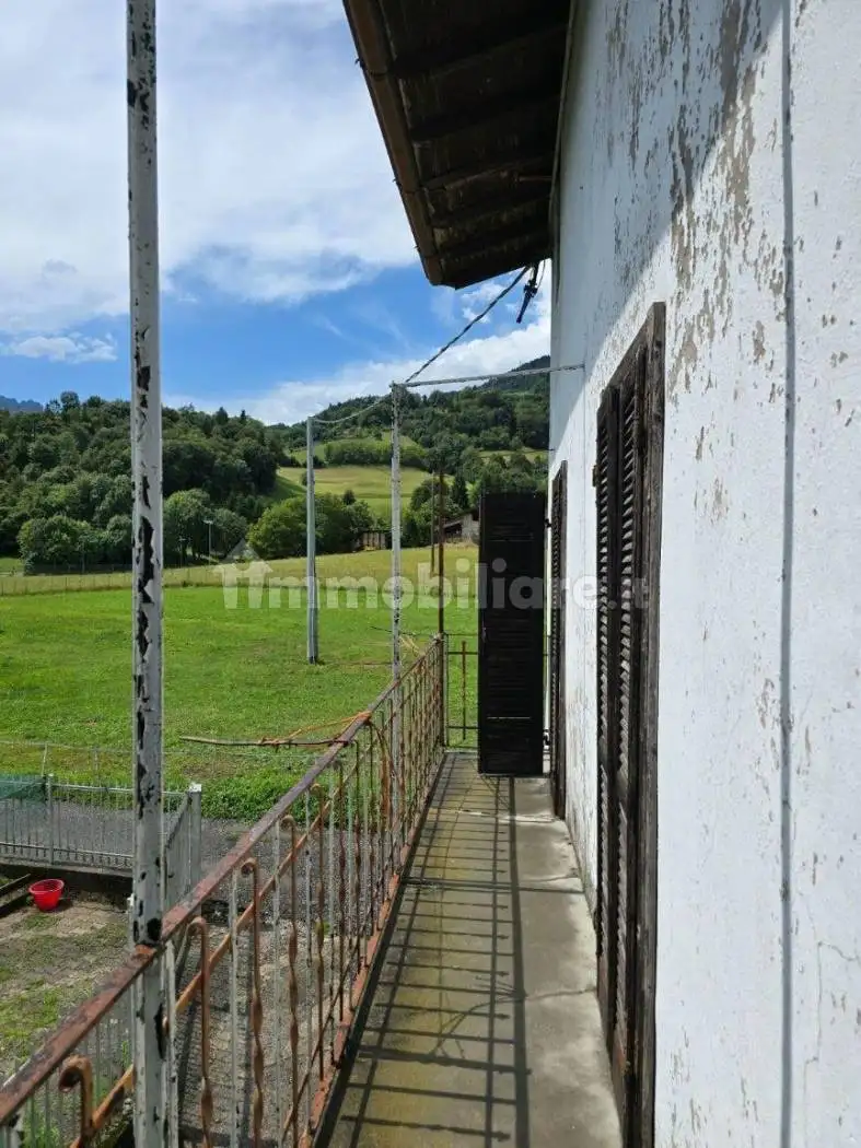 Rustico - Casale in vendita a Premolo