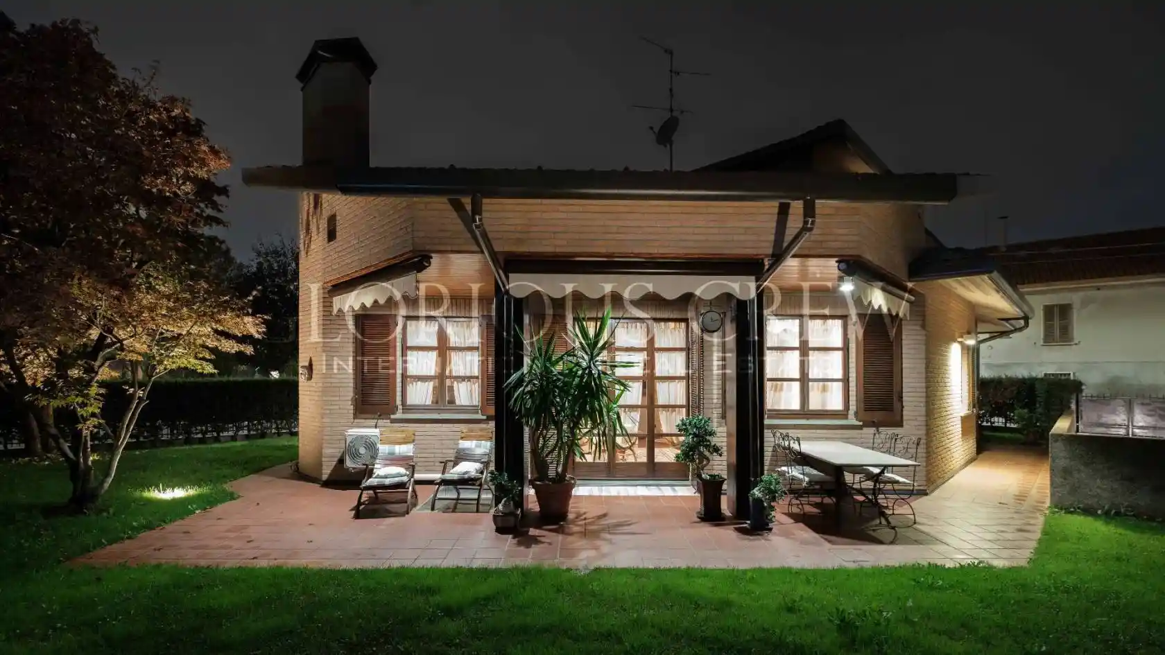 Villa in vendita a Vedano al Lambro