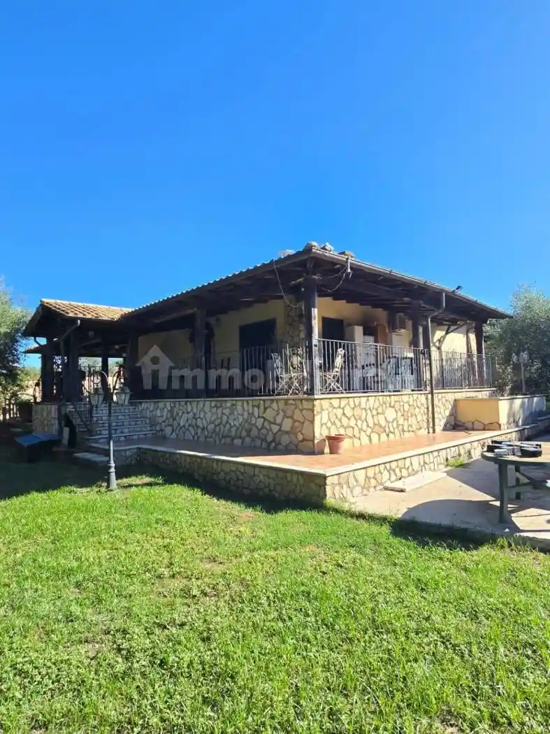 Villa in vendita a Nettuno