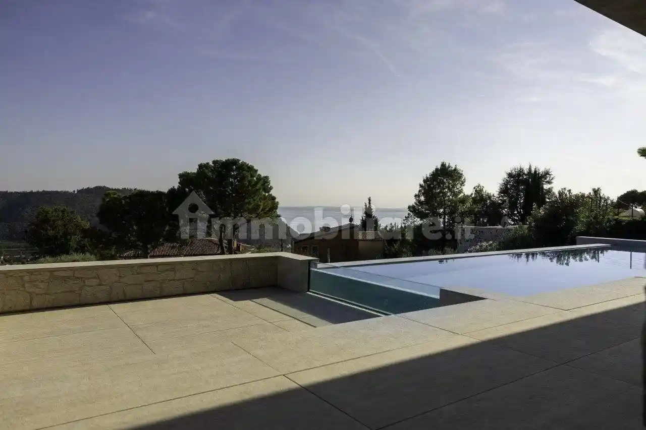Villa in vendita a Costermano sul Garda