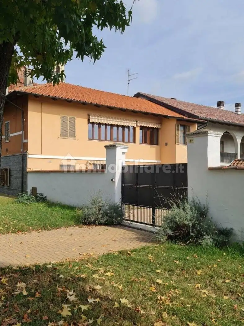 Casa indipendente in vendita a Borgo d'Ale
