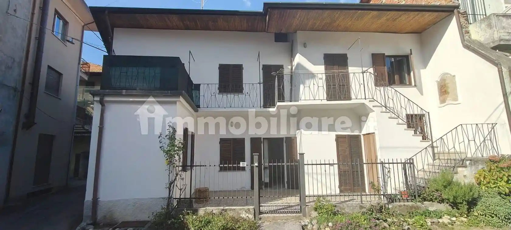 Rustico - Casale in vendita a Varallo Pombia