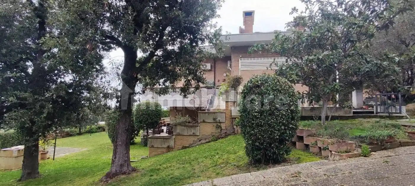 Villa in vendita a Macerata