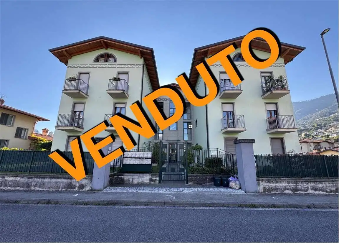Appartamento in vendita a Costa Volpino