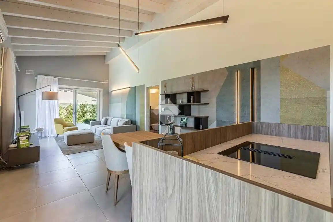 Villa in vendita a Desenzano del Garda