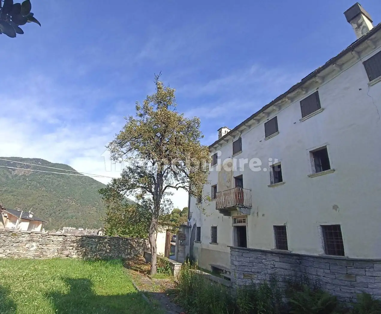 Appartamento in vendita a Trontano