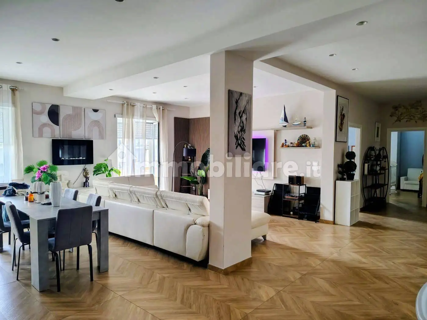 Appartamento in vendita a Napoli