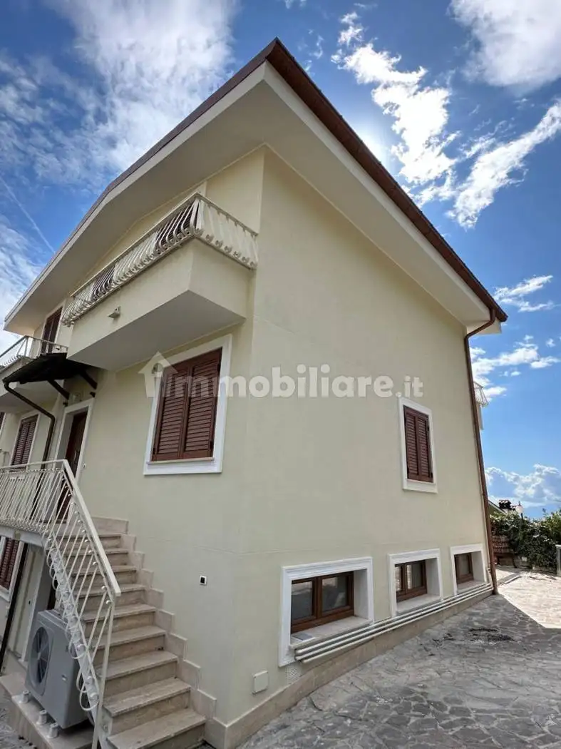 Villetta a schiera in affitto a Olevano Romano