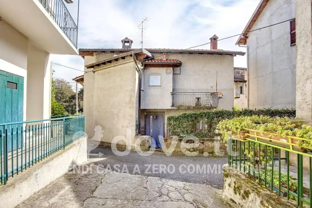 Villa in vendita a Brissago-Valtravaglia