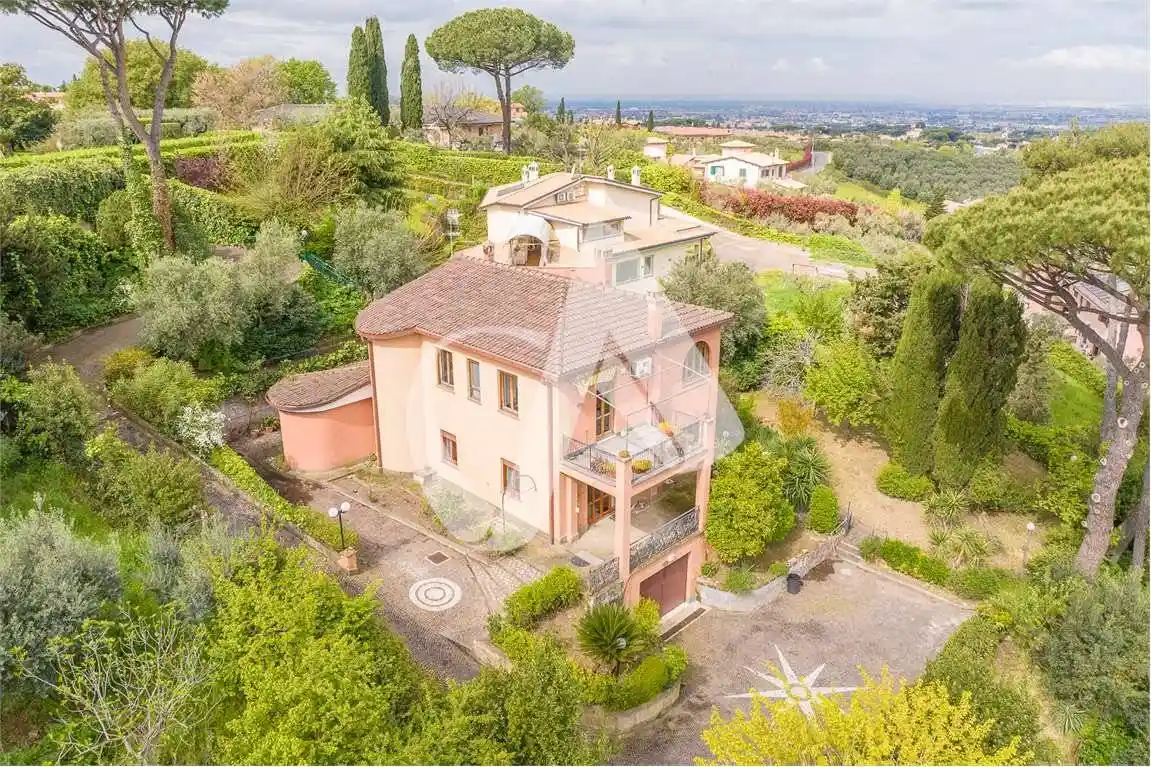 Villa in vendita a Frascati