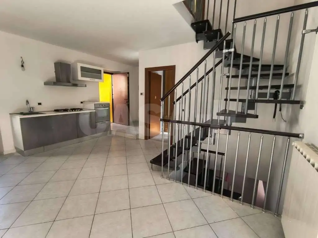 Casa indipendente in vendita a Luvinate