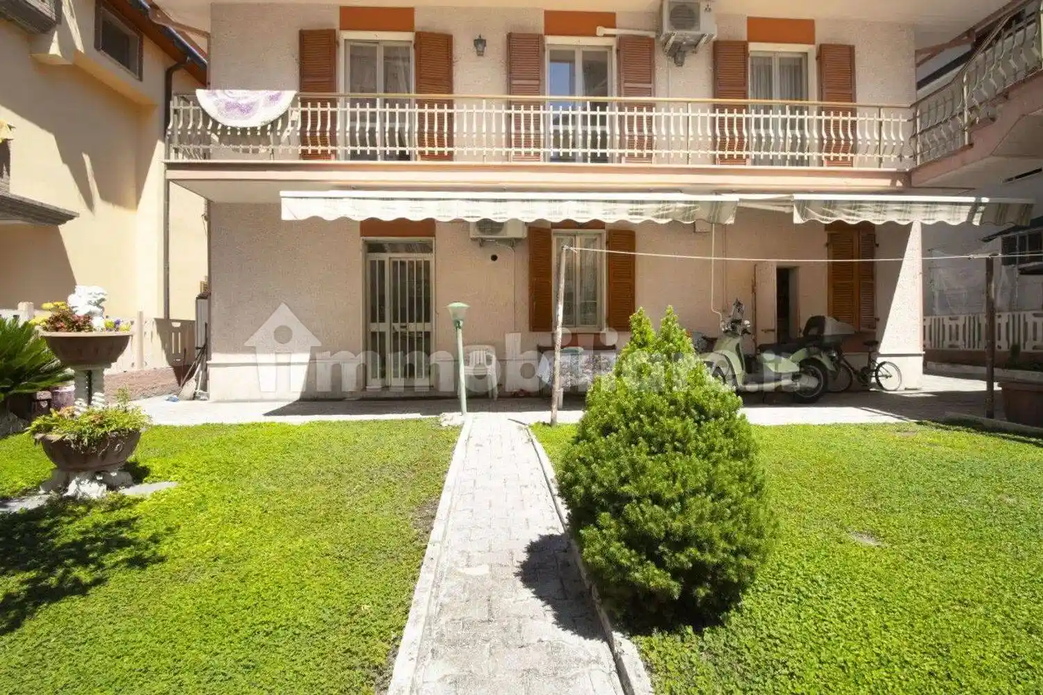 Villa unifamiliare via Cesare Battisti, 178, Lungomare Marconi, Alba Adriatica - foto 2