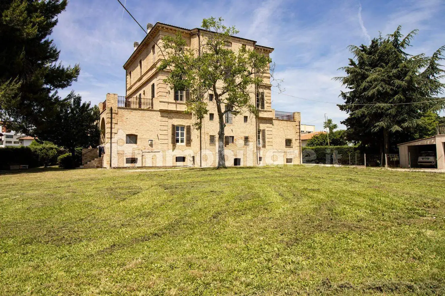 Villa in vendita a Controguerra