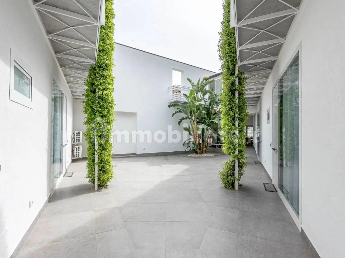 Palazzo - Edificio in vendita a Palermo