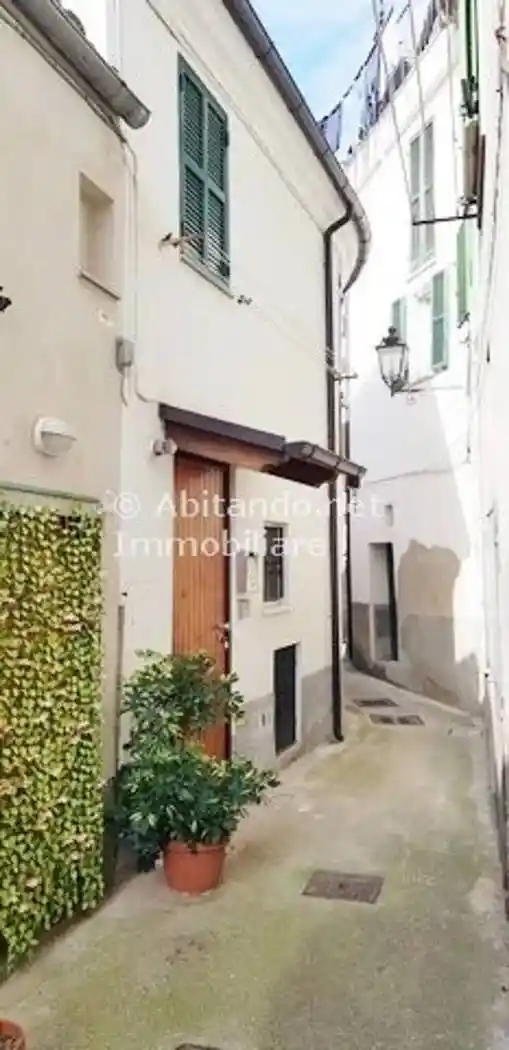 Villa unifamiliare Strada Diana, 12, Centro, Loreto Aprutino - foto 2