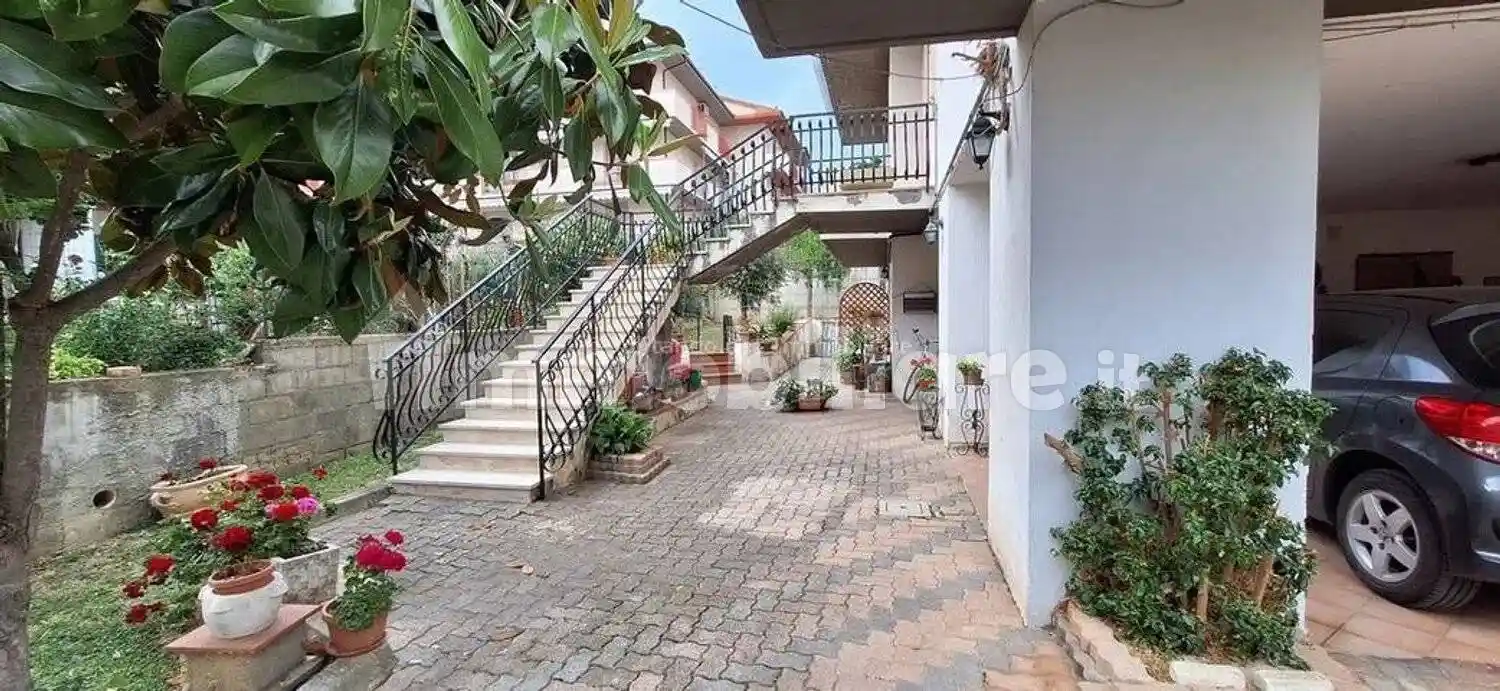 Villa unifamiliare via Aldo Moro, Centro, Loreto Aprutino - foto 5