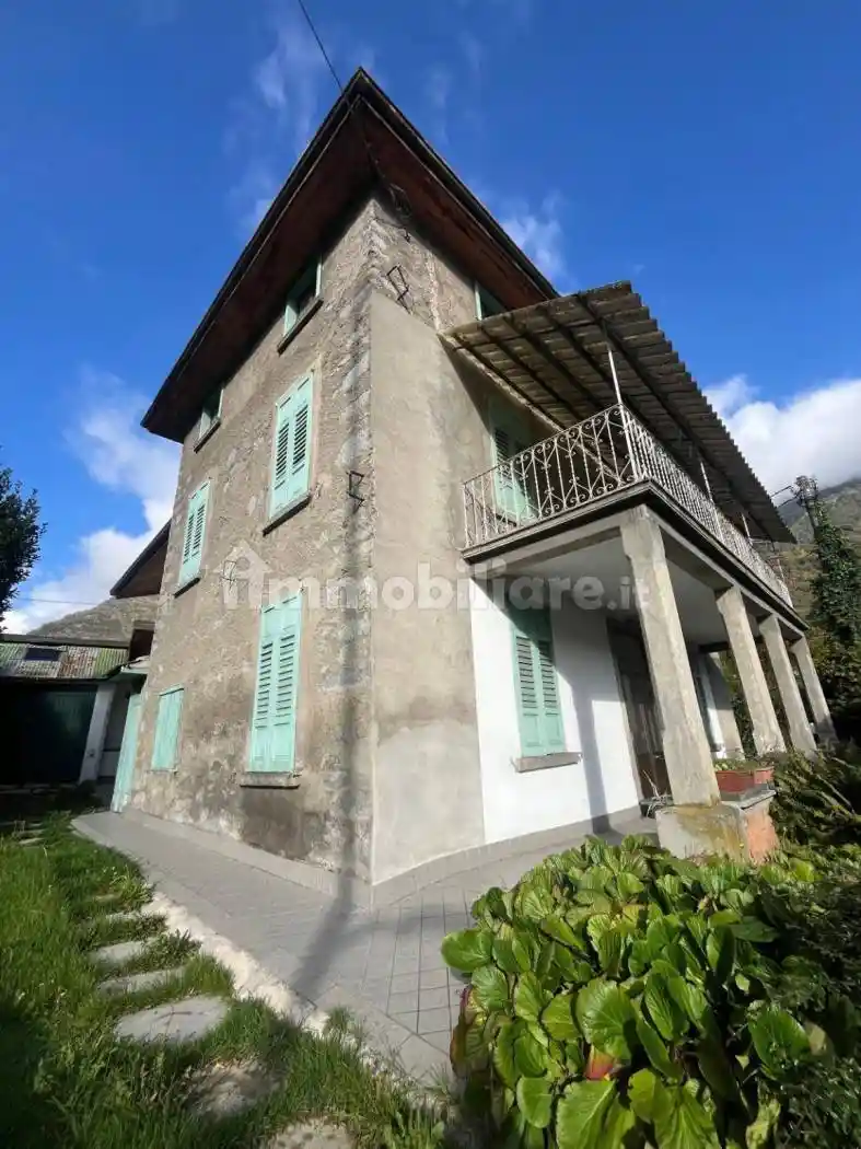 Villa in vendita a Edolo