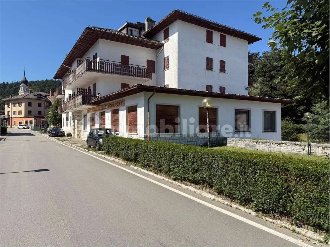 Palazzo - Edificio in vendita a Lavarone