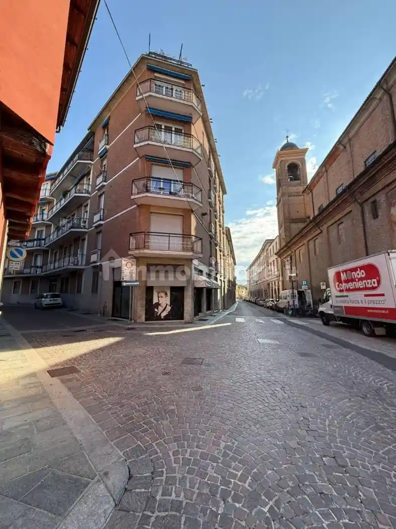 Appartamento in vendita a Piacenza