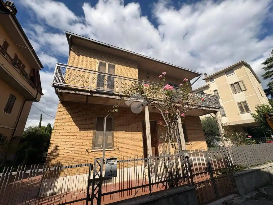 Casa indipendente in vendita a Bastia Umbra