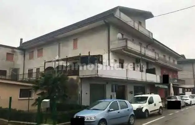 Palazzo - Stabile in asta a Salizzole