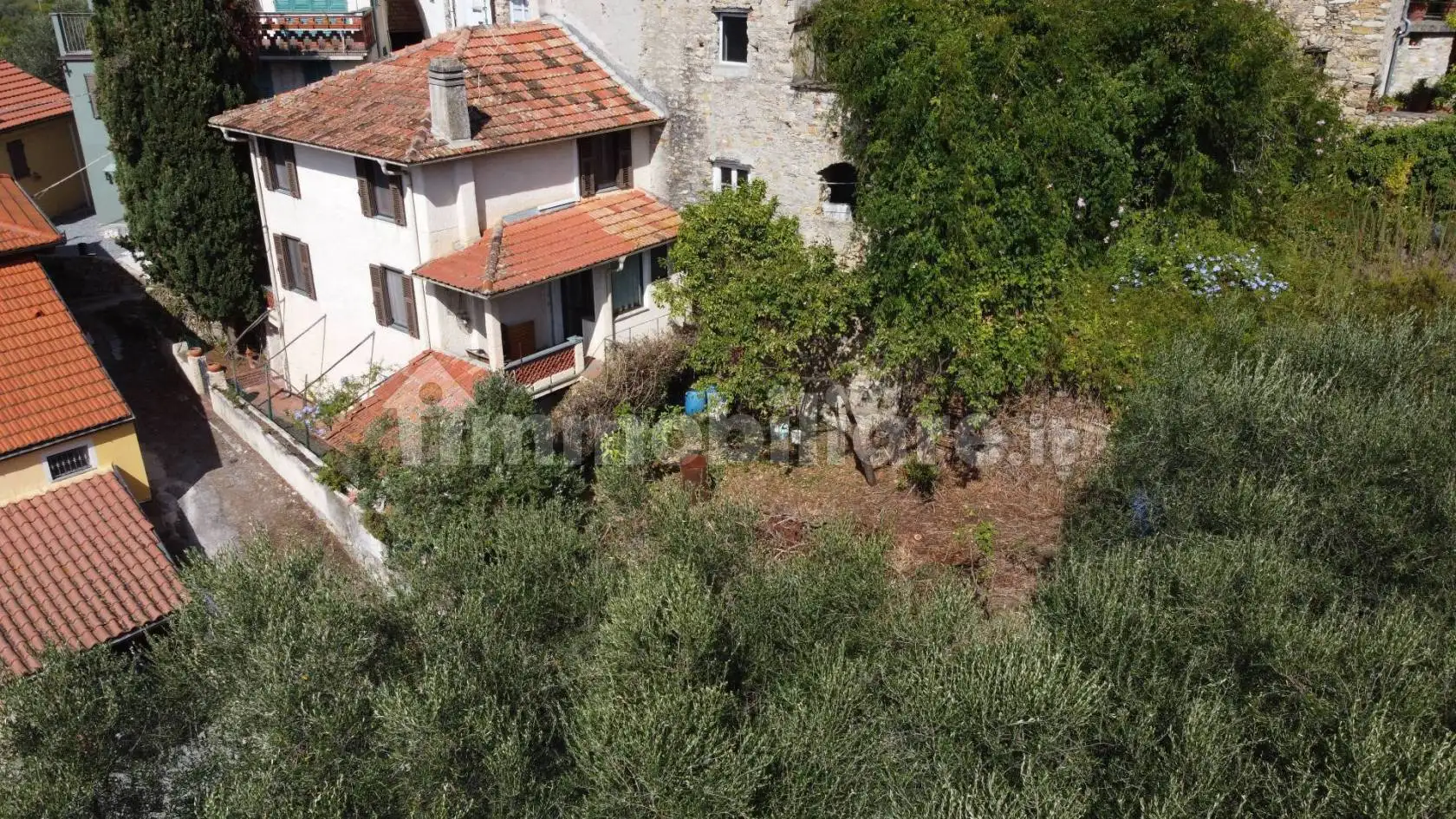 Casa indipendente in vendita a Diano San Pietro