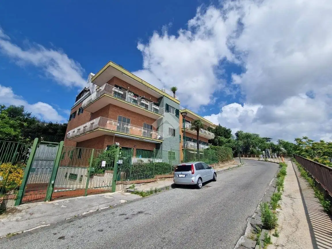Appartamento in affitto a Napoli
