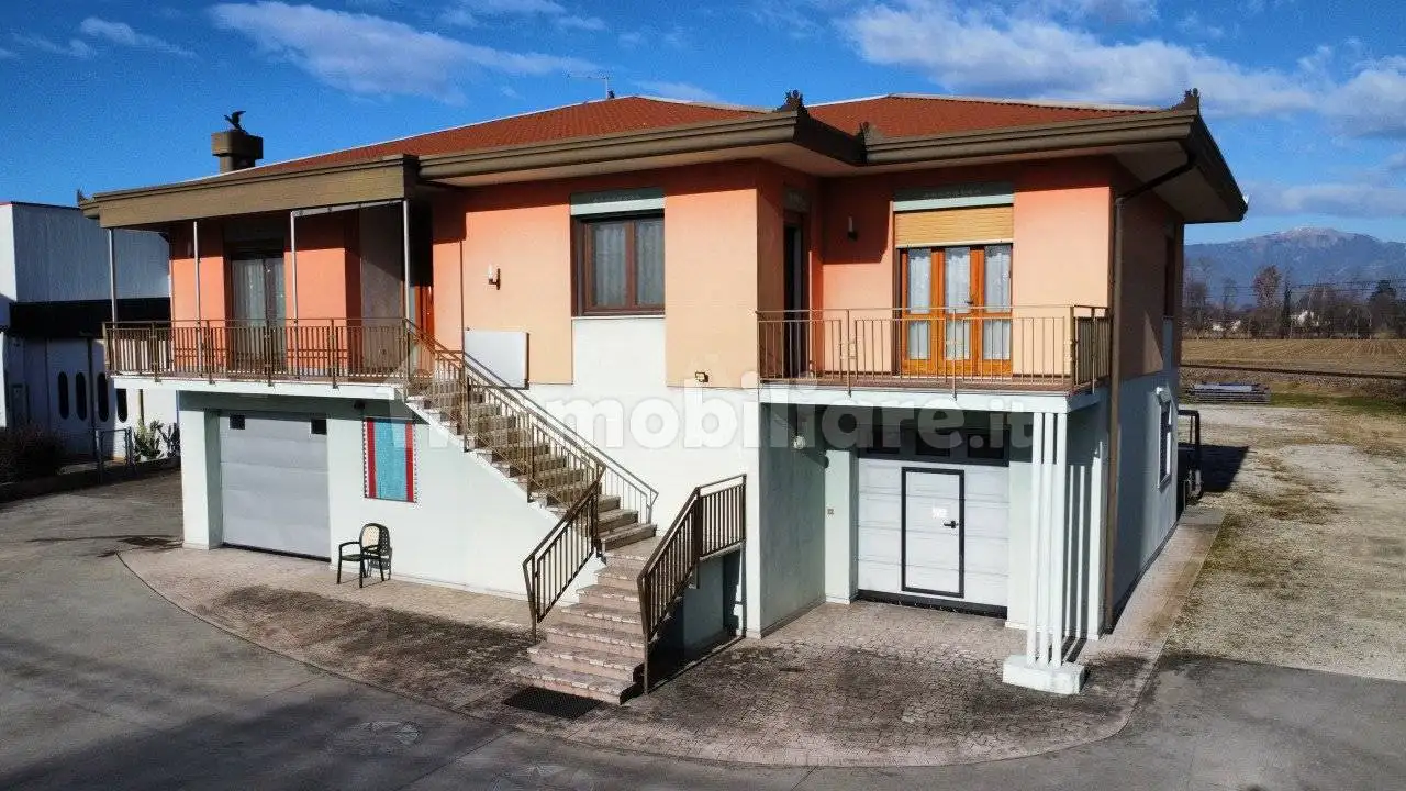 Casa indipendente in vendita a Castello di Godego
