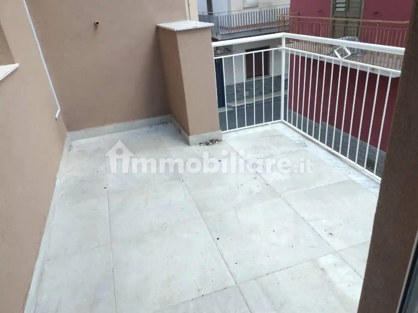 Palazzo - Edificio in Affitto - foto 4