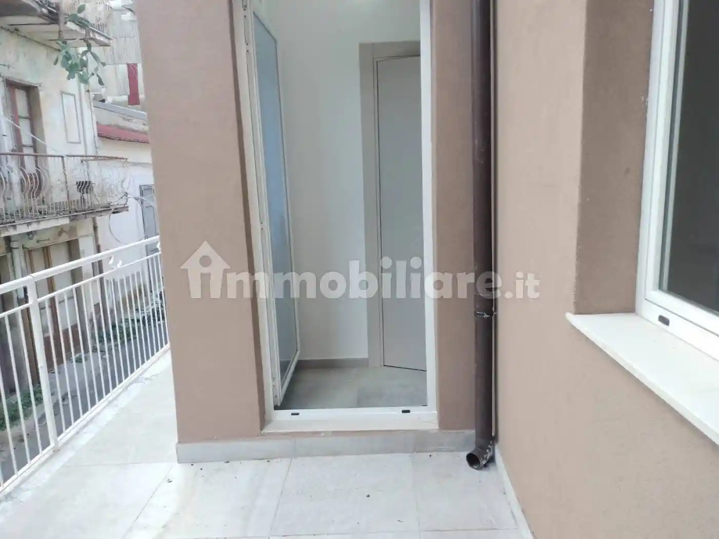 Palazzo - Edificio in Affitto - foto 5