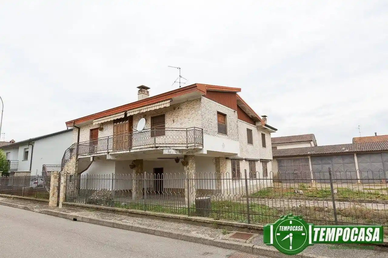 Villa unifamiliare via Dante Alighieri, Centro, Borghetto Lodigiano - foto 2