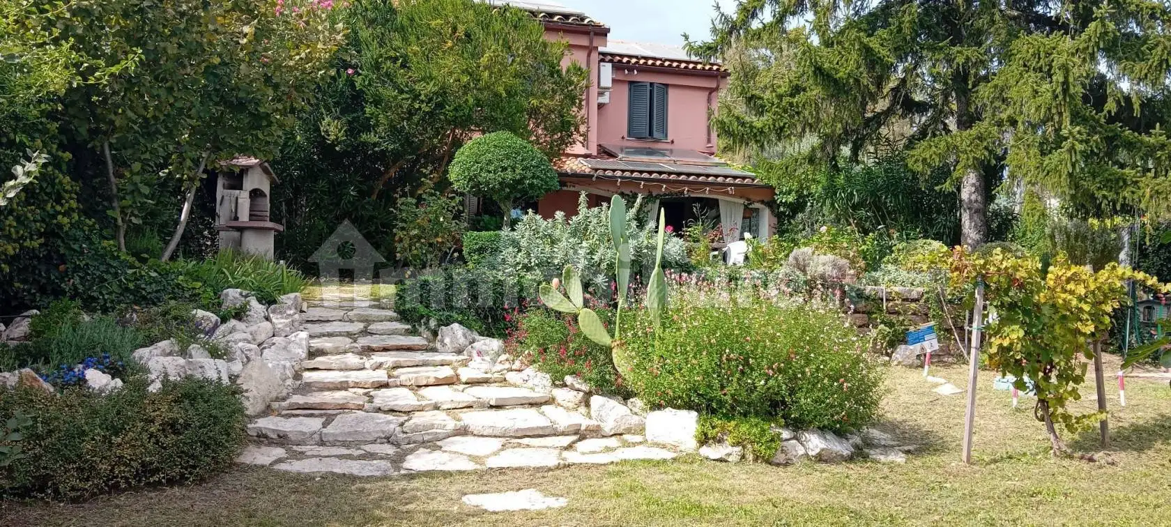 Villa in vendita a Penna in Teverina