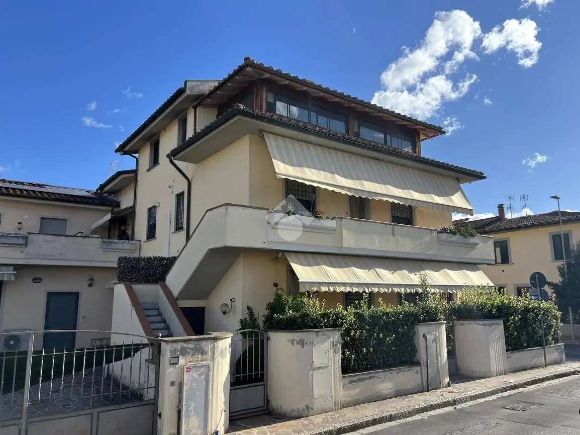 Villa in vendita a Campi Bisenzio