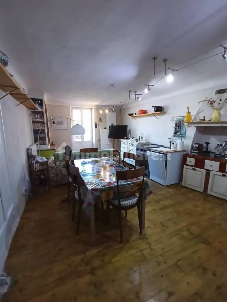 Appartamento in vendita a Castel Vittorio