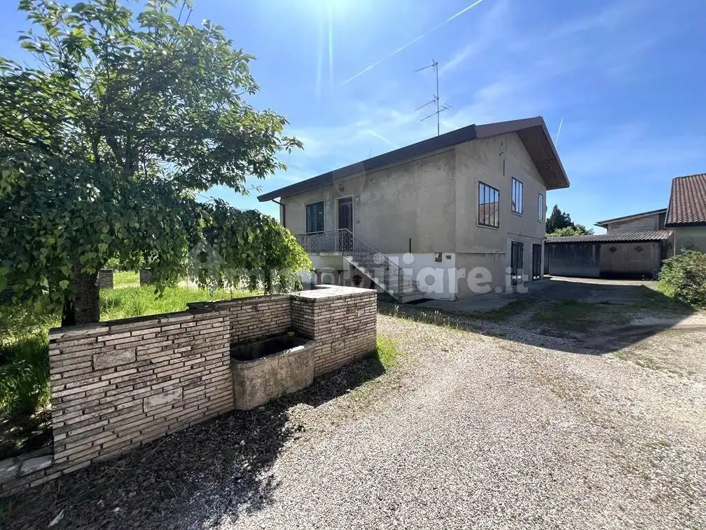 Casa indipendente in vendita a Villimpenta