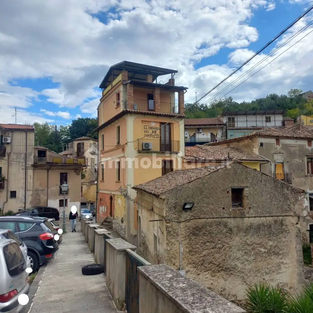 Palazzo - Edificio in vendita a Cosenza