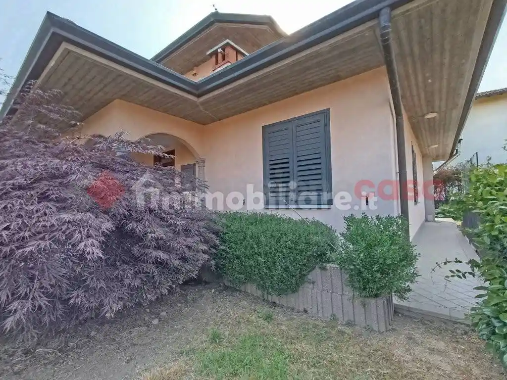 Casa indipendente in vendita a Borgo Ticino