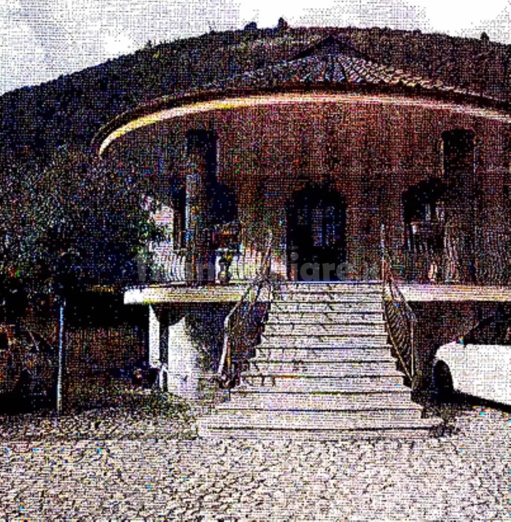Villa in asta a Pago del Vallo di Lauro