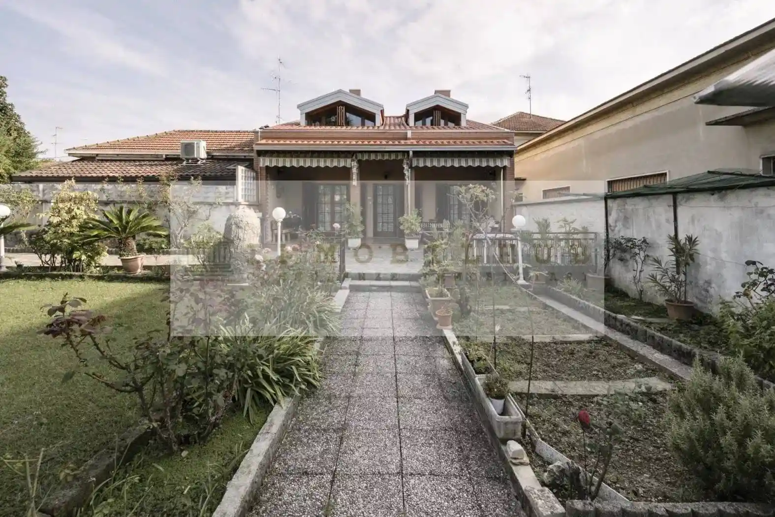 Casa indipendente in vendita a Biassono