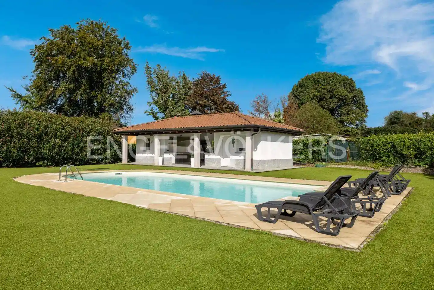 Villa in vendita a Oleggio