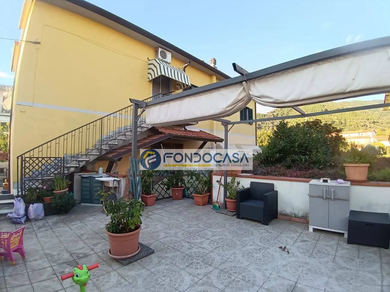 Casa indipendente in vendita a Massa