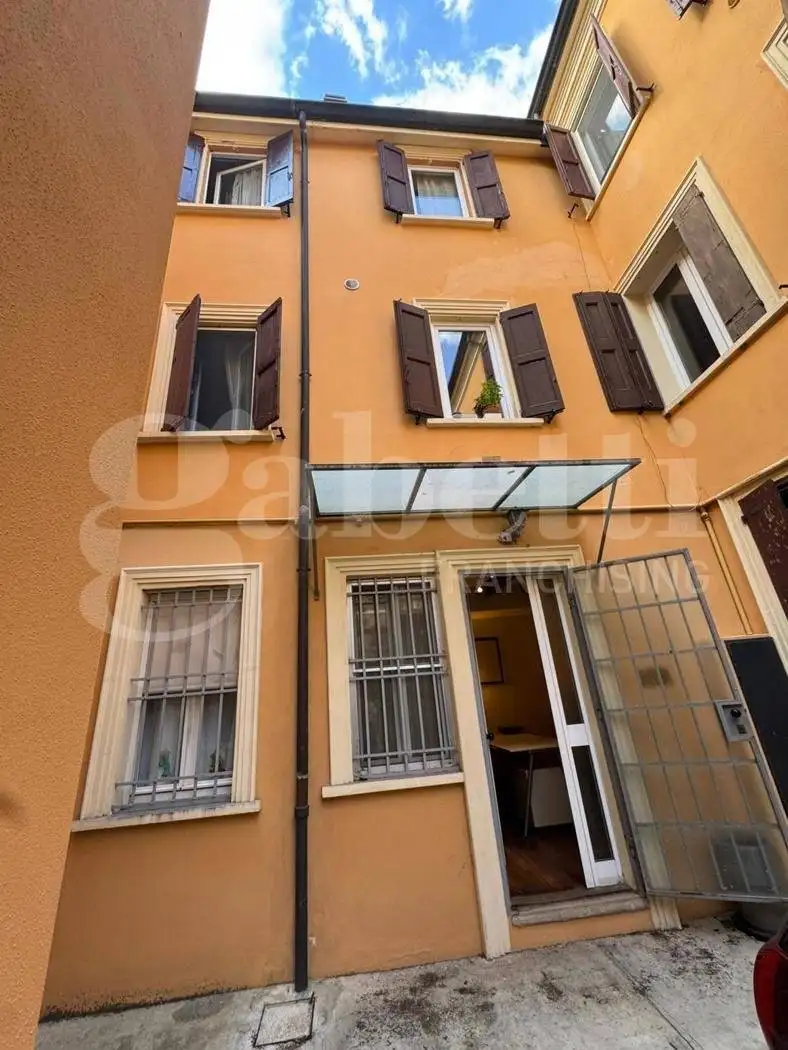 Appartamento in vendita a Bologna