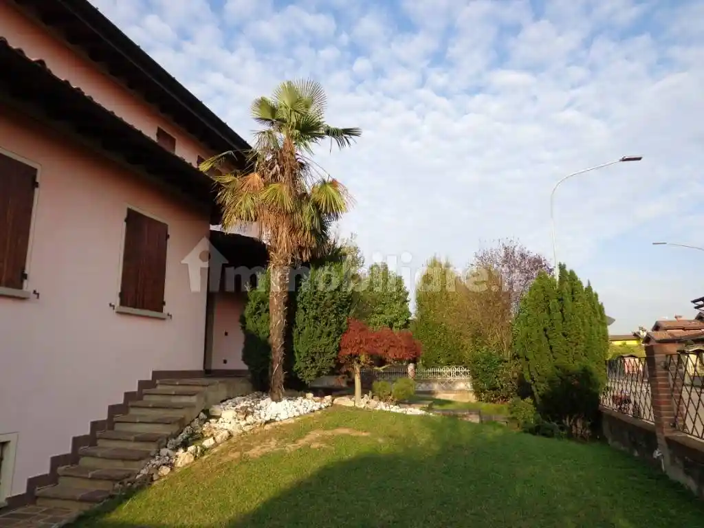 Villa in vendita a Soresina
