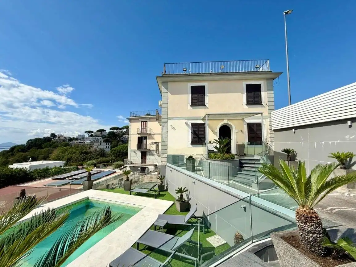 Villa in vendita a Pozzuoli
